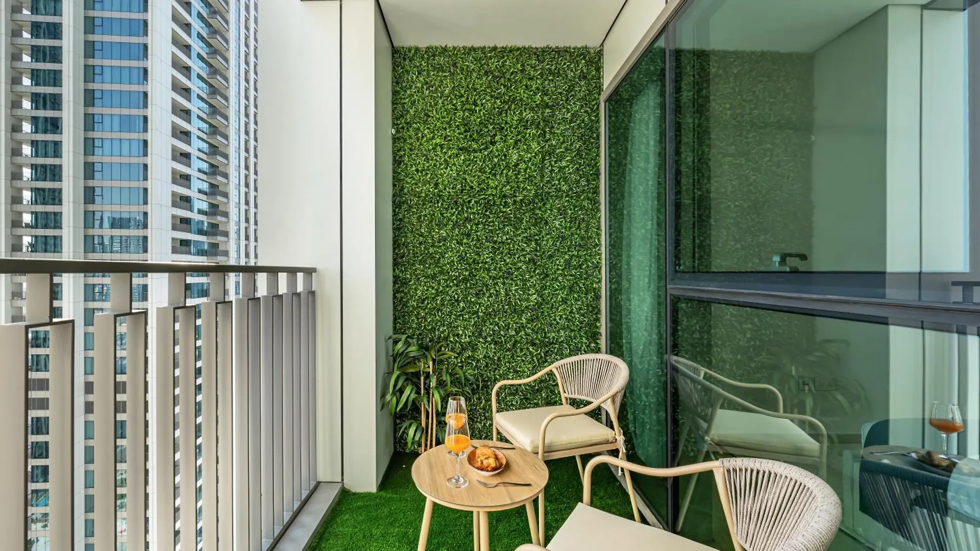アパート Terrahome Downtown Views 2 Walk To Dubai Mall アラブ首長国連邦